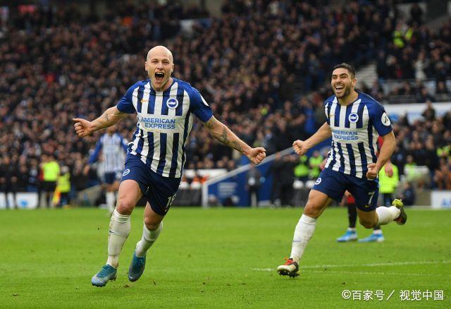 九游会登录入口-上海海港训练开放日；官宣日回应争议引观众欢呼；英超在即；更衣室氛围转暖的简单介绍